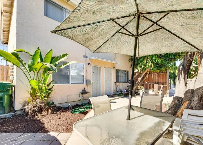 North Hollywood Home About 3 Mi To Universal Studios!
